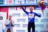 Javier Diéguez entrega el maillot azul a Juan Ayuso, mejor joven en la clasificación la Itzulia Basque Country 2024